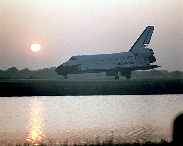 Space History Photo: STS-45 Landing